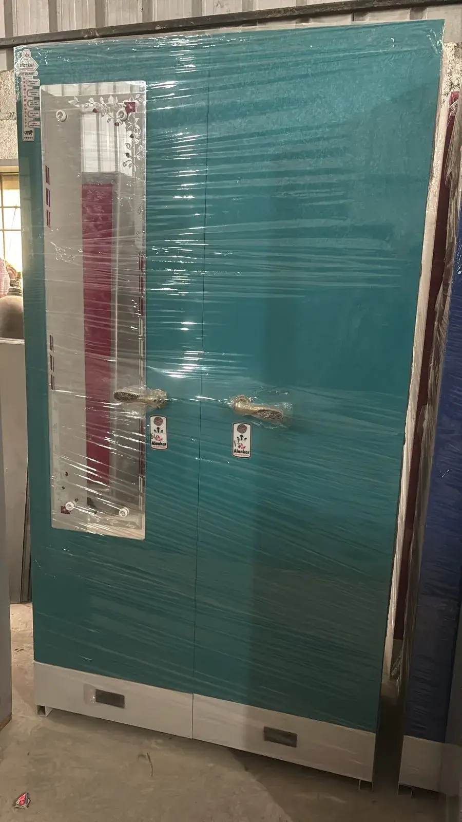 Metal almira 761942 powder coated 