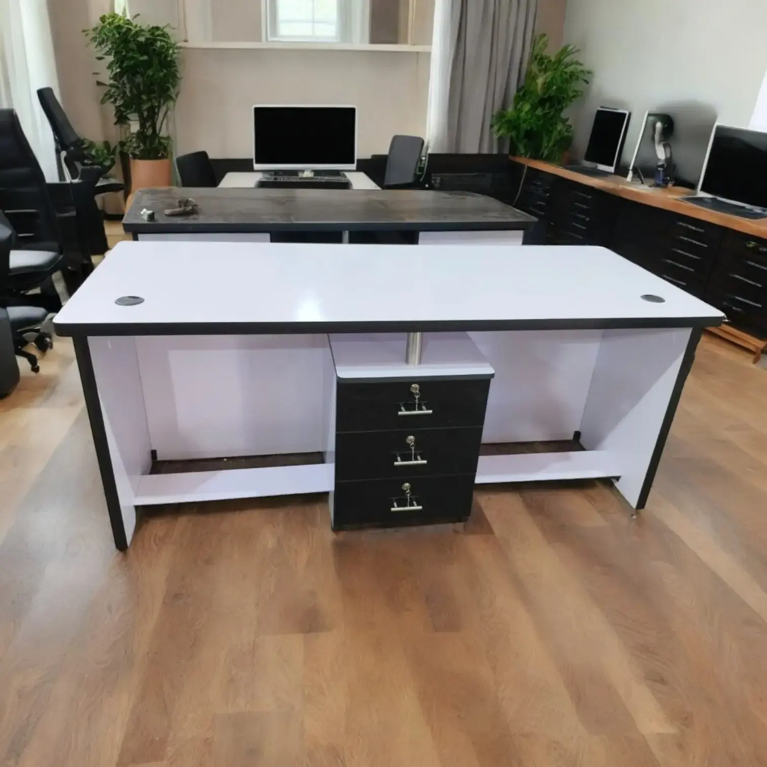 2 Seater Office Table In Gandhinagar Gujarat