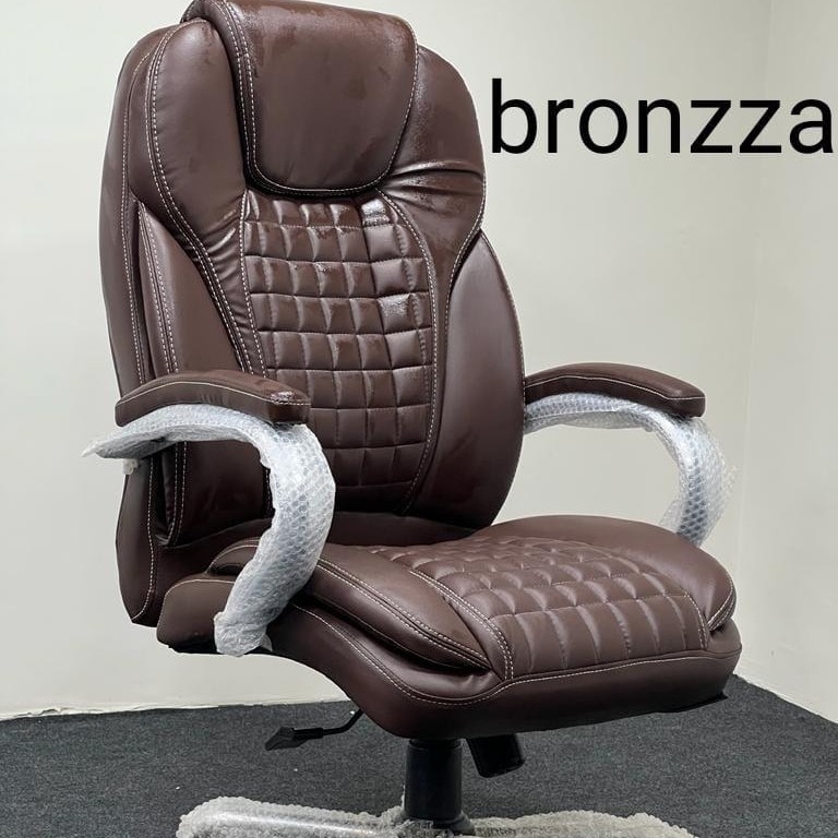 Bronzza Chair