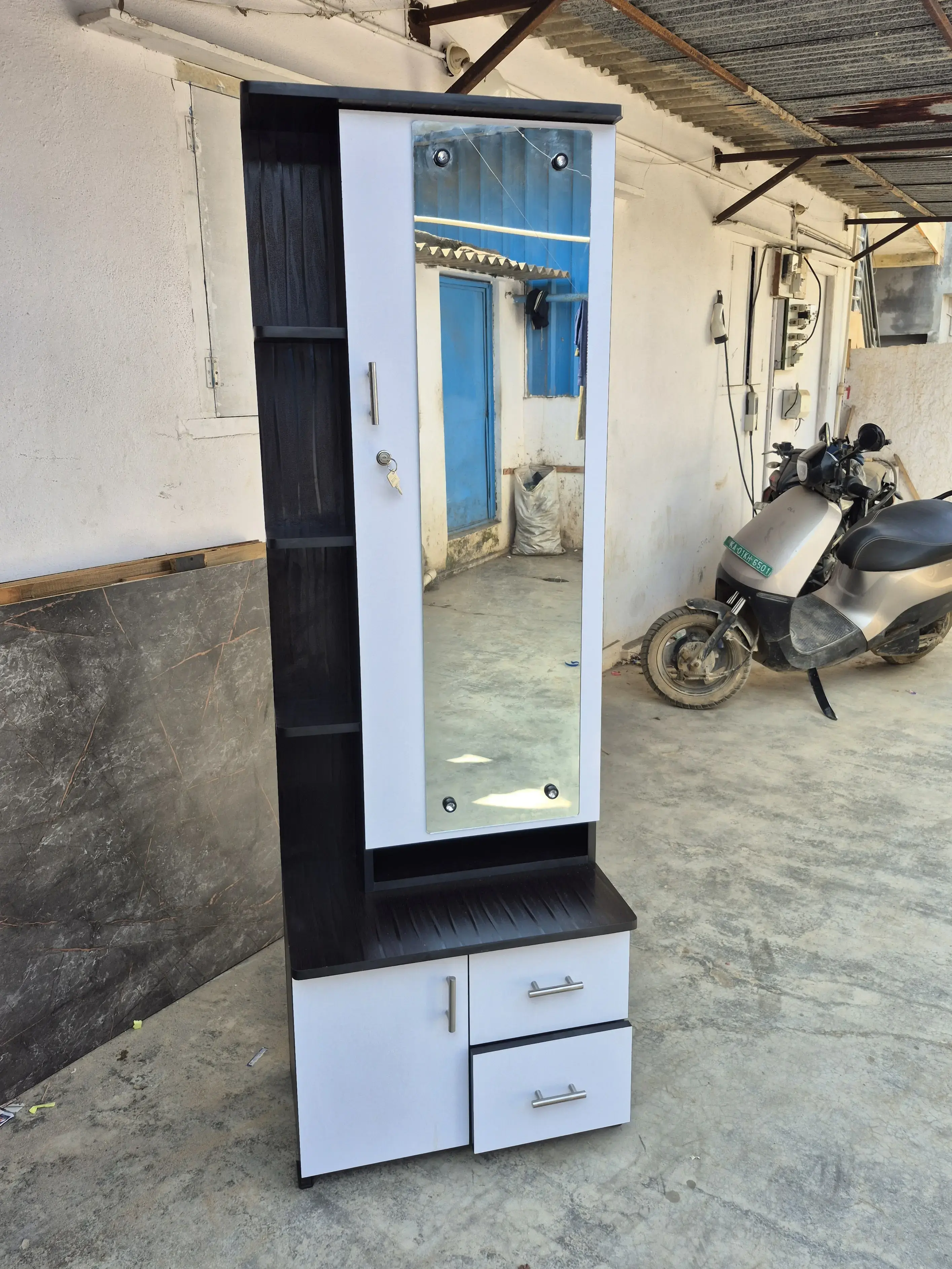 Dressing Table in Ahmedabad,Surat, Vadodara and Bangalore