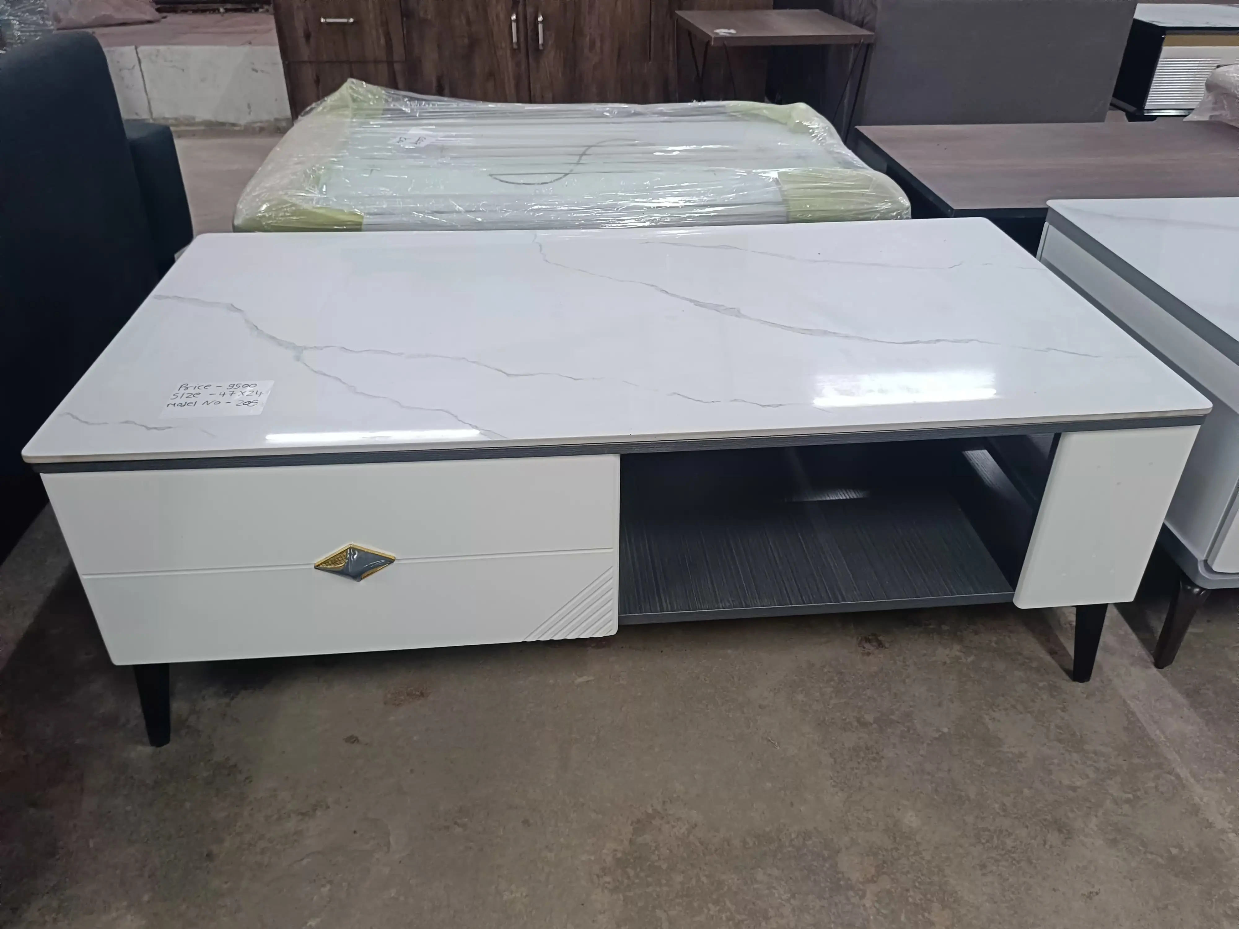 Imp centre table C 205