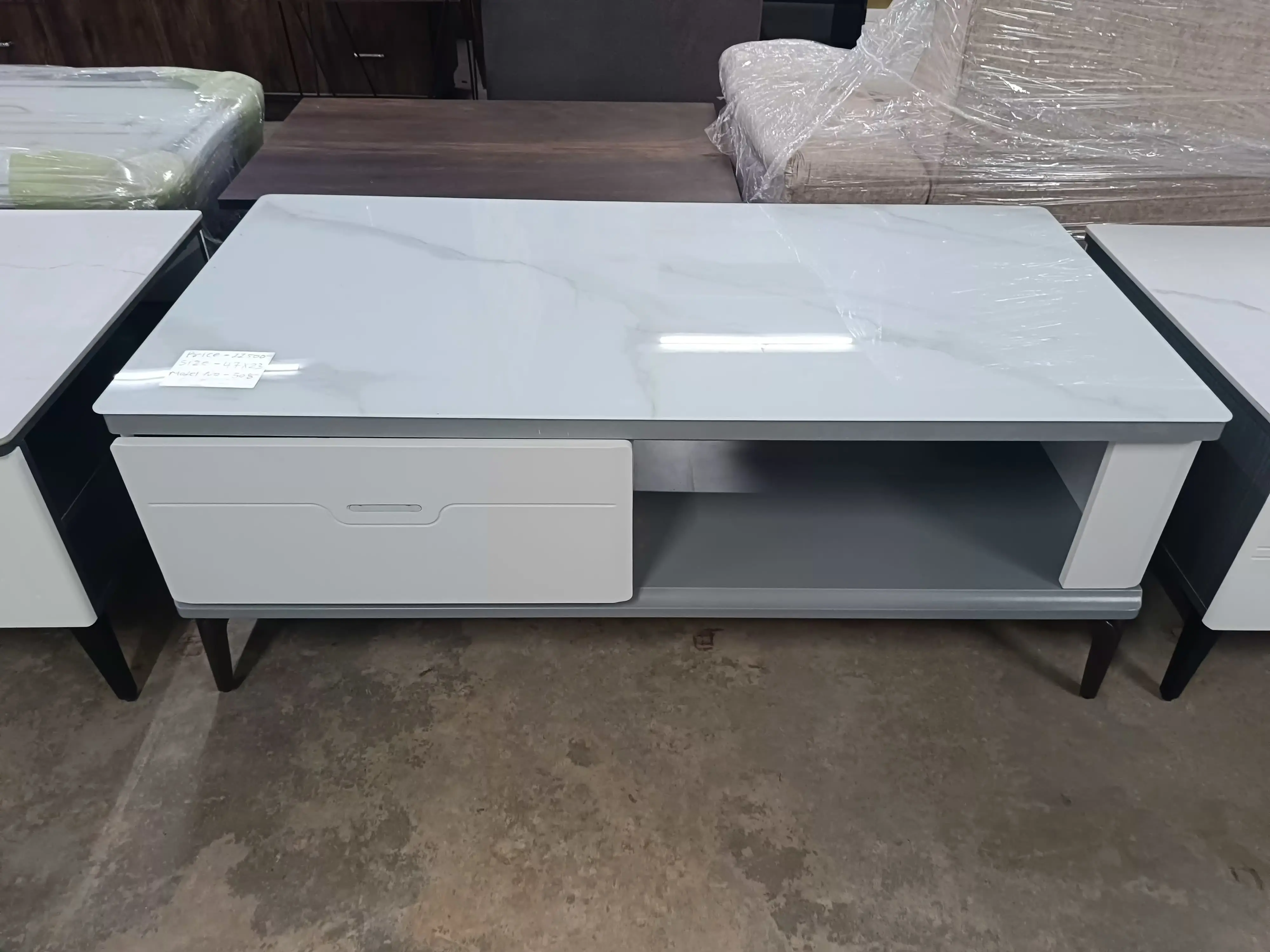 Imp centre table C 508