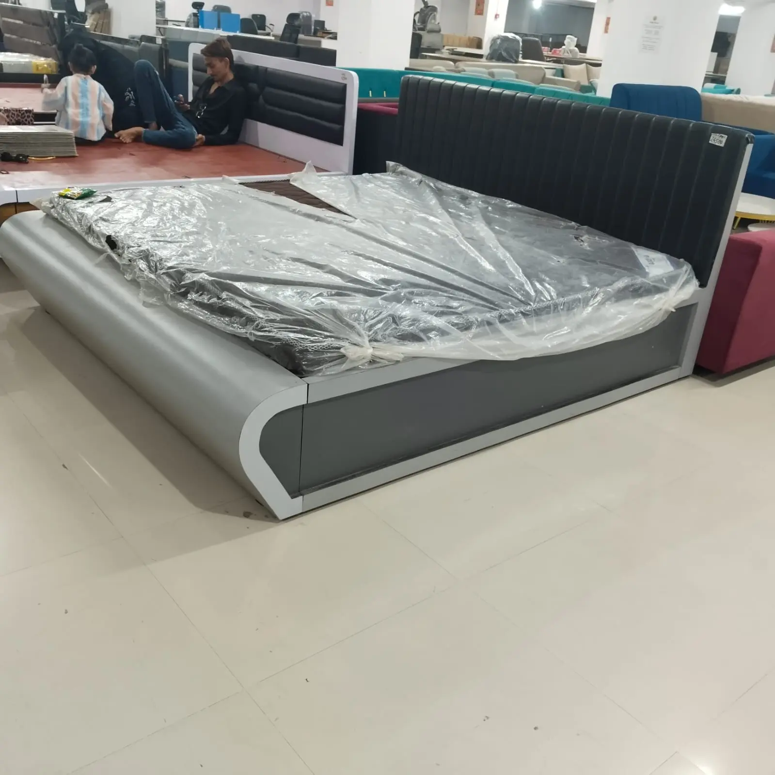 Modern Curved King Size Bed with Upholstered Headboard