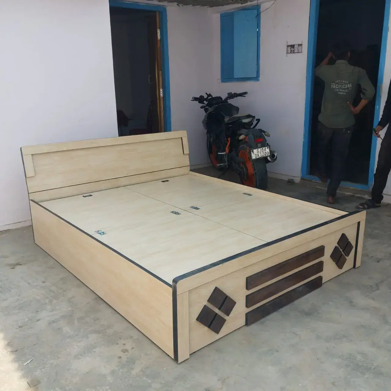 Bedroom Bed With Secret Locker