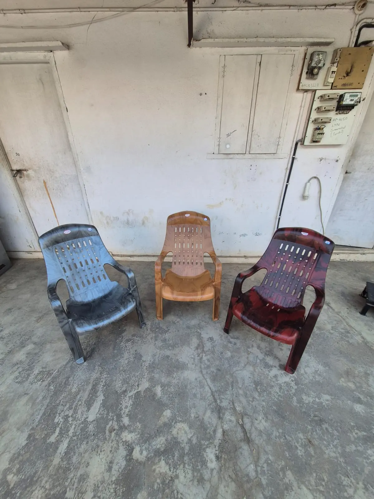 Resto comfort plastic chair 