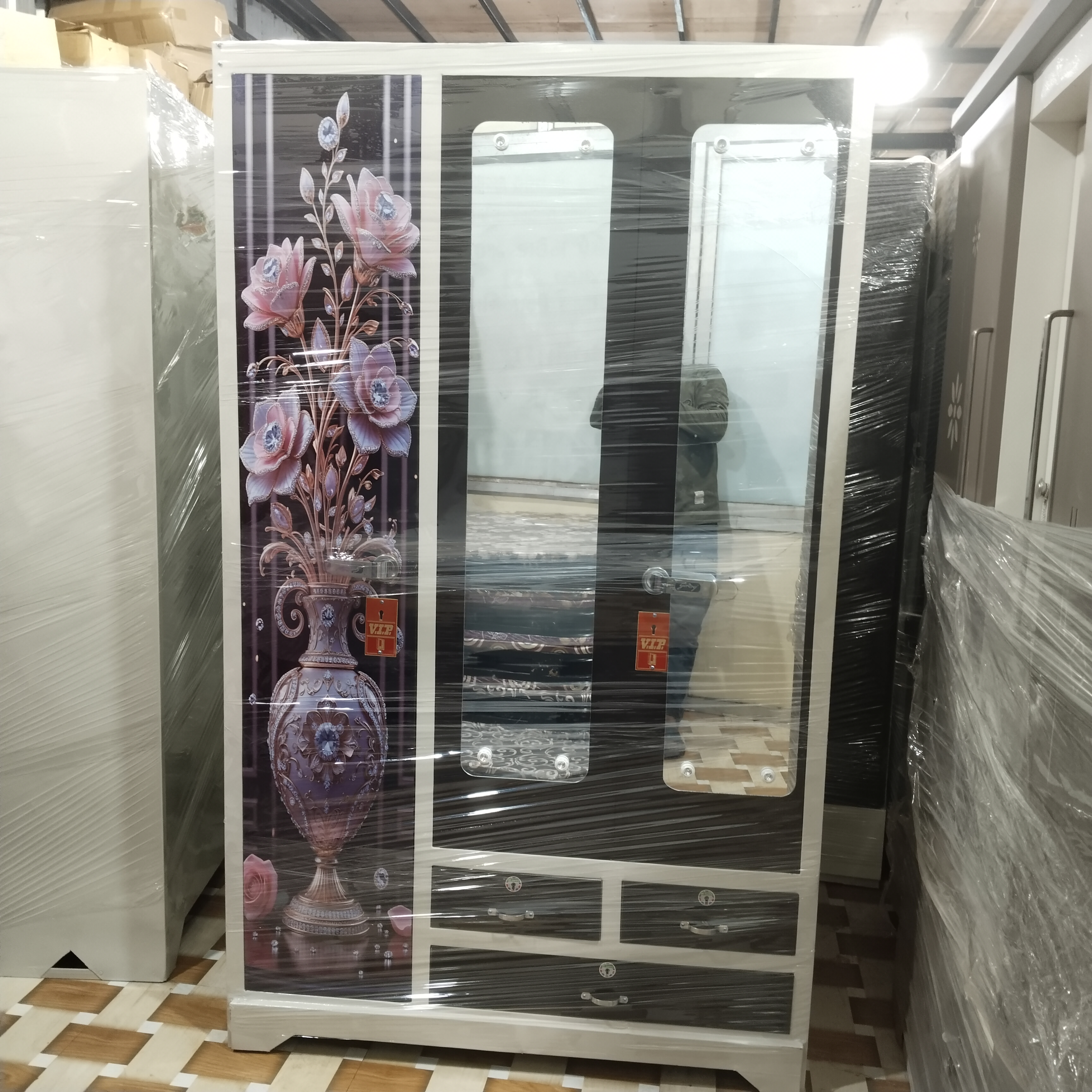 3 door wardrobe  metal  sultan 78x48
