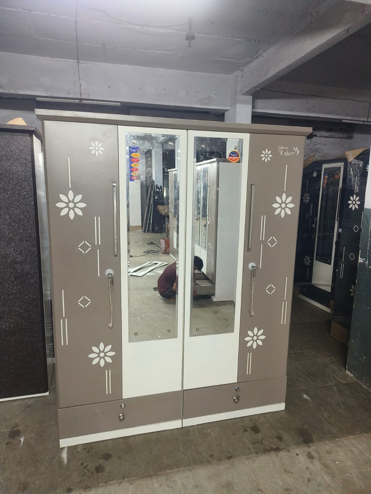 4 door wardrobe  78x60