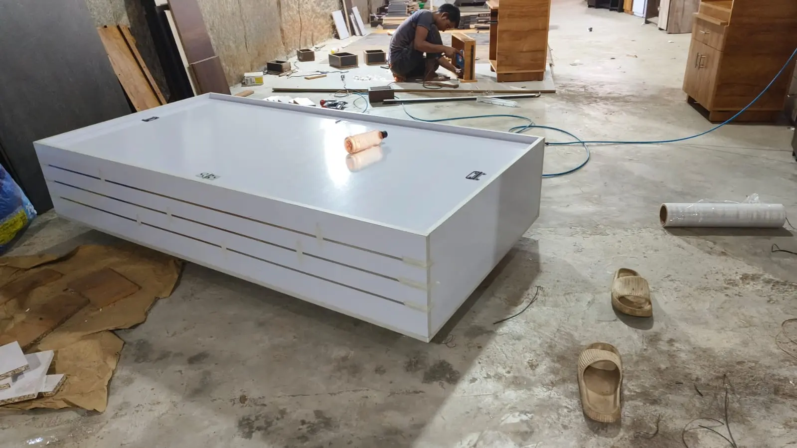 White steel Patti design