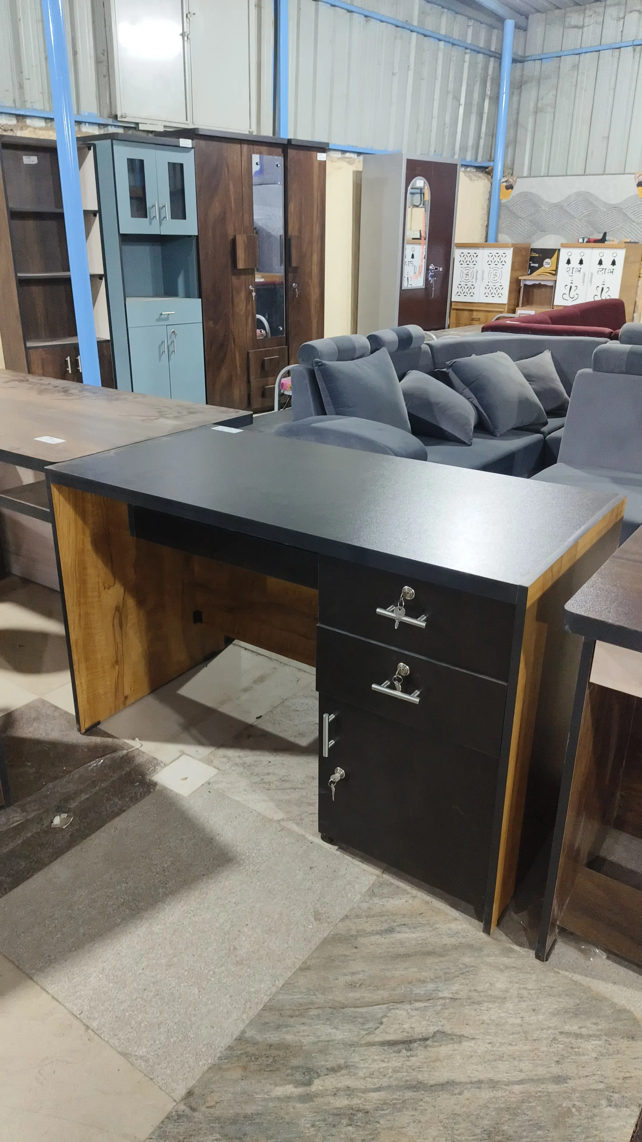 Office table 4824 one side