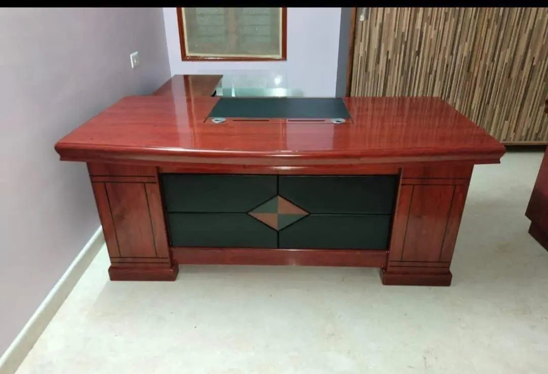 Ceo office table 5ft