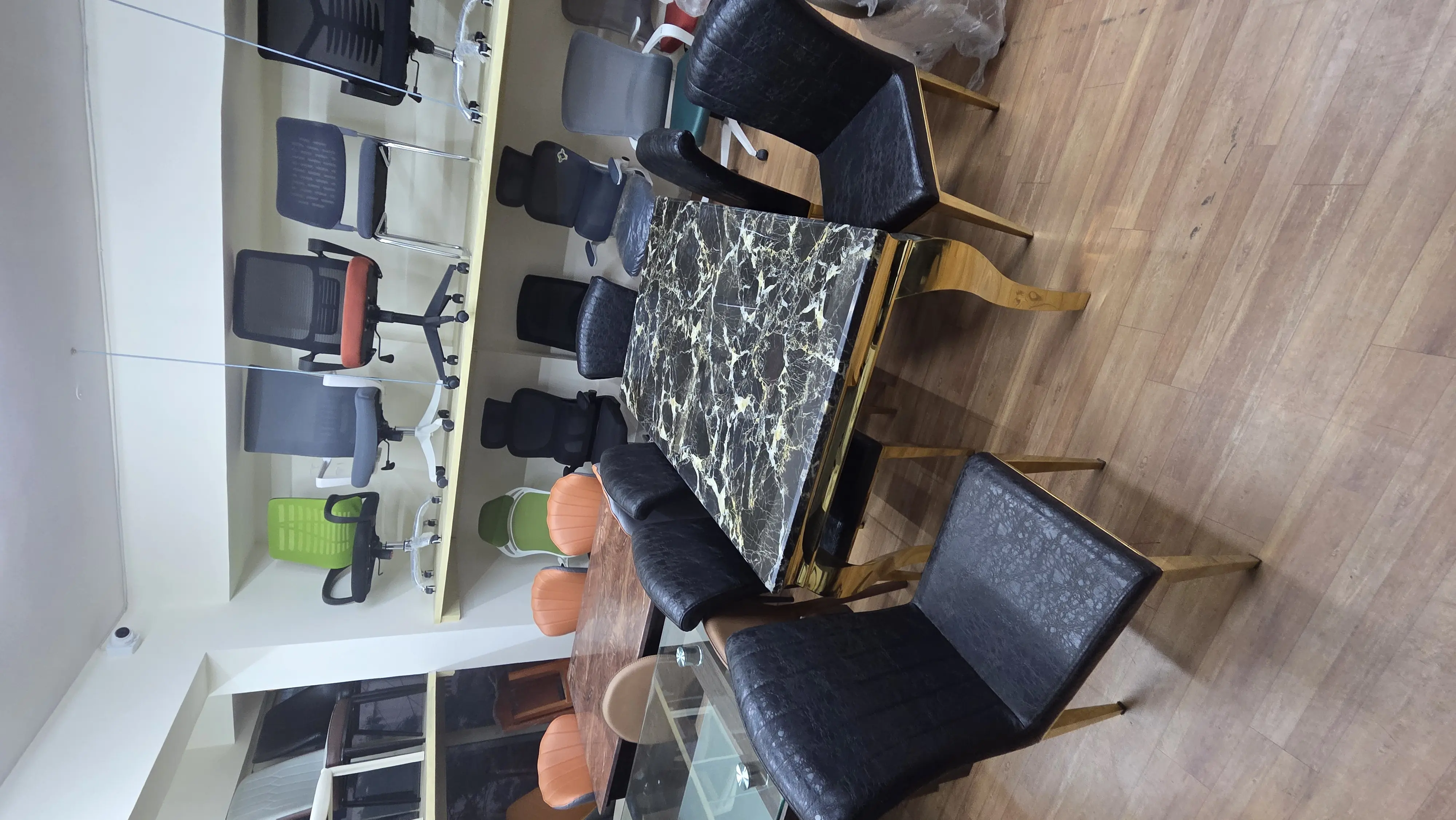 Imp dinning table golden