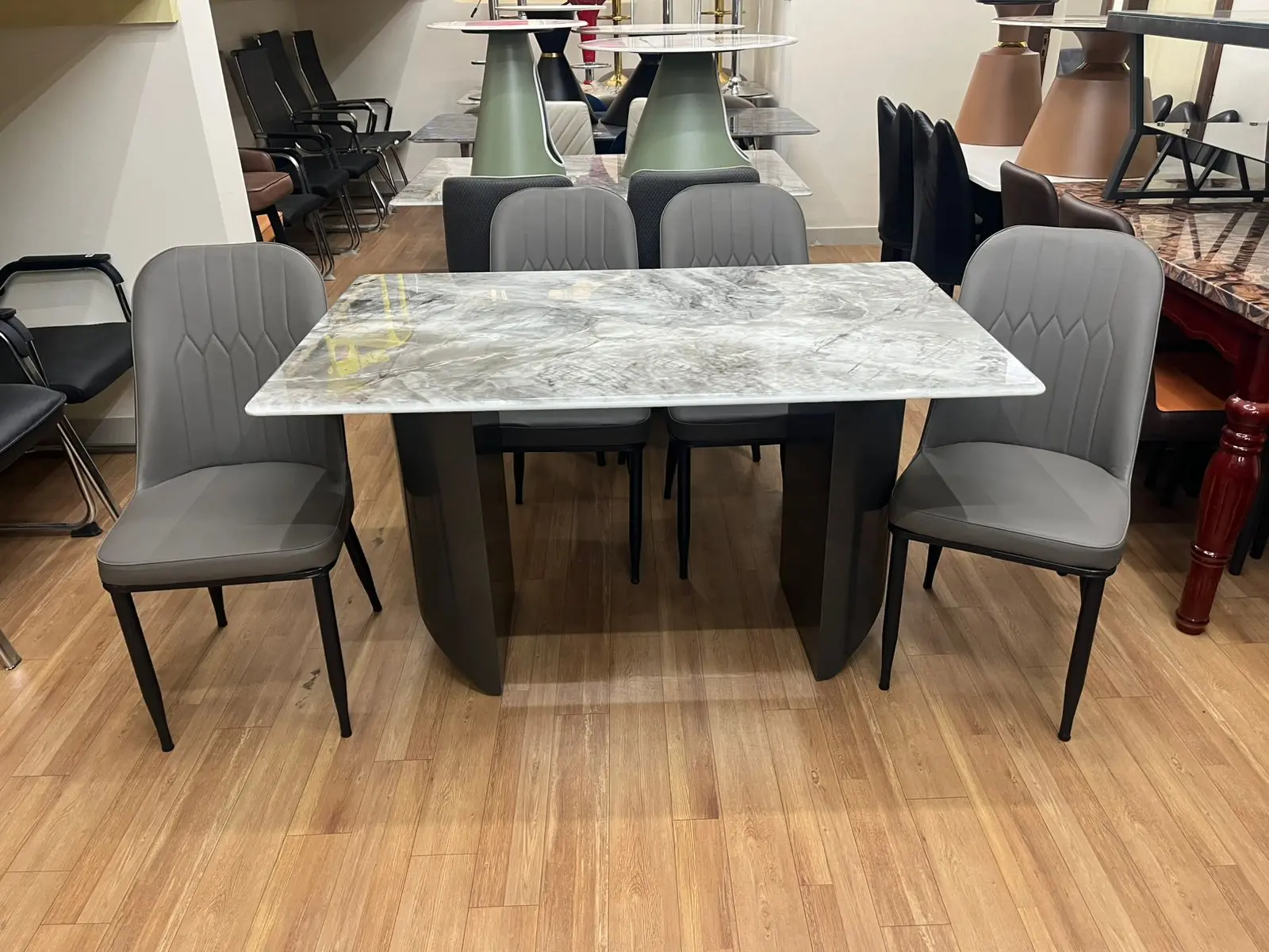 Dinning c legs metal base