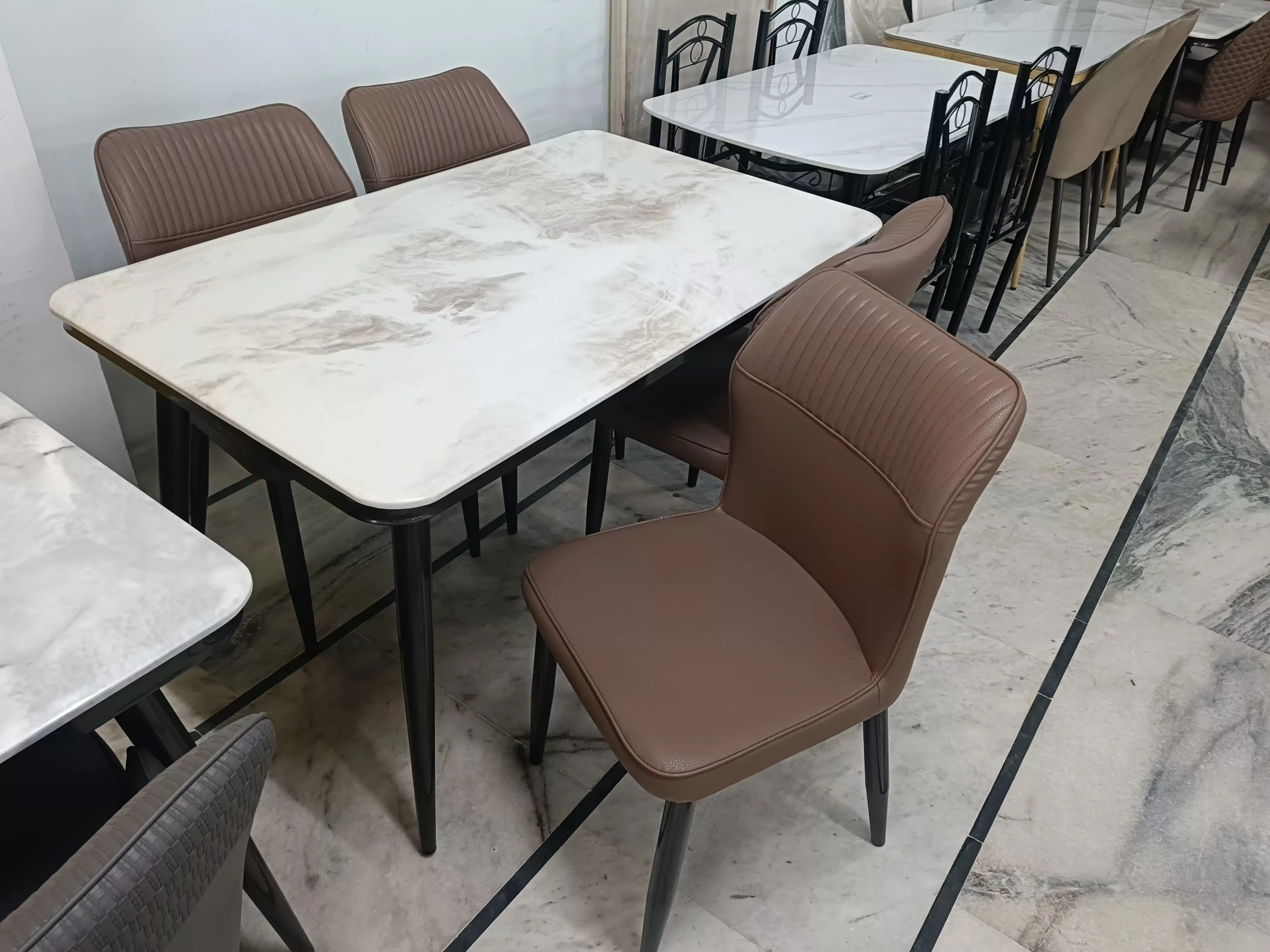 Imp dining table 363